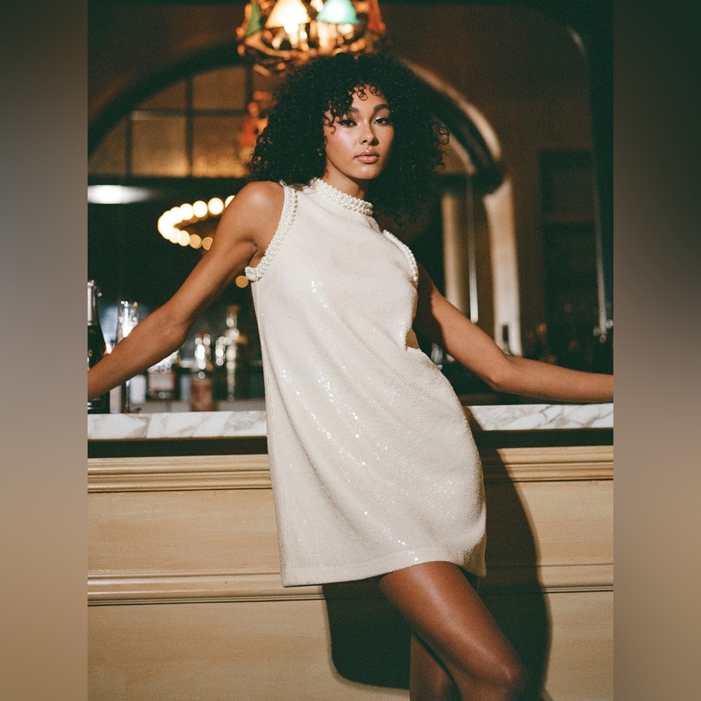 FRENCH CONNECTION
SADIE SEQUIN MINI DRESS | PORCELAIN
